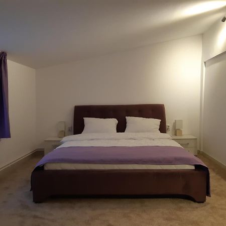 Apartament Magnolia Nearby City Center With Parking Sibiu Esterno foto
